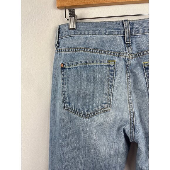 Women’s Old Navy Size 4 Short Light Blue Jeans with a Green Thread Stitch - Picture 6 of 6